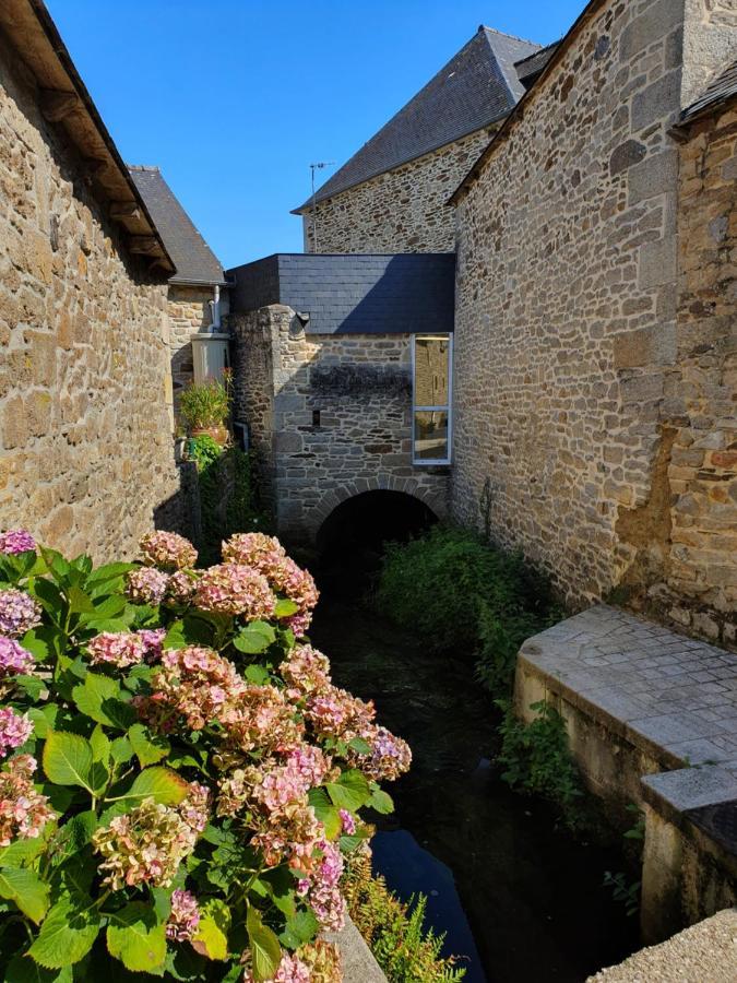Les Forges Du Lou Homestay *